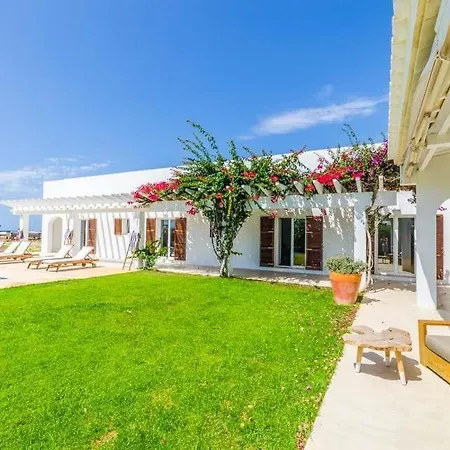 Villa Sleeps 8 With Pool Air Con And Wifi Binissafuller