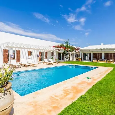 Sleeps 8 With Pool Air Con And Wifi וילה *