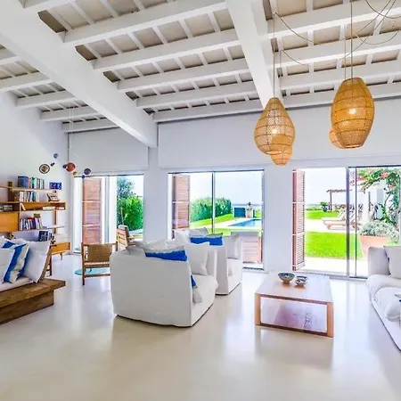 Sleeps 8 With Pool Air Con And Wifi וילה Binissafuller