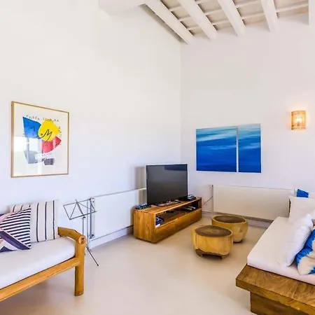 וילה Sleeps 8 With Pool Air Con And Wifi