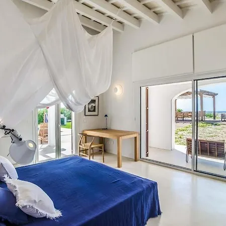 Sleeps 8 With Pool Air Con And Wifi וילה