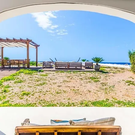 빌라 Sleeps 8 With Pool Air Con And Wifi *