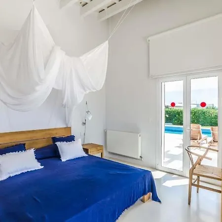 Sleeps 8 With Pool Air Con And Wifi Binissafuller
