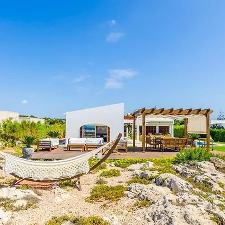 Sleeps 8 With Pool Air Con And Wifi 빌라